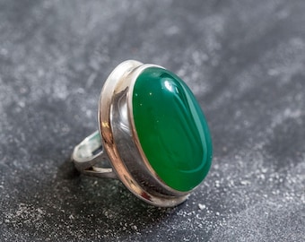 Anillo grande verde, anillo de esmeralda, esmeralda sintética, anillo de piedra grande, anillo grande vintage, esmeralda verde, anillo de plata maciza, anillo verde, esmeralda