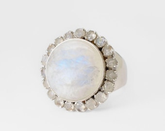 Large Moonstone Ring, White Statement Ring, Natural Rainbow Moonstone, Vintage Ring, Large Round Ring, June Birthstone, Solid Silver Ring