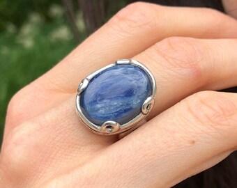 Large Kyanite Ring, Natural Kyanite, Blue Oval Ring, Statement Ring, Chunky Ring, Bohemian Ring, Vintage Ring, Boho Ring, Solid Silver Ring