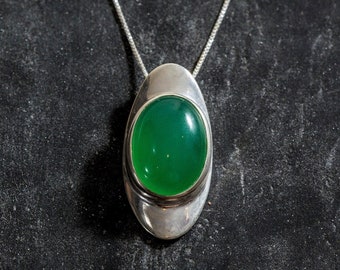 Emerald Pendant, Natural Emerald, Emerald Necklace, Green Pendant, Statement Pendant, Vintage Pendant, Solid Silver Pendant, Oval Emerald