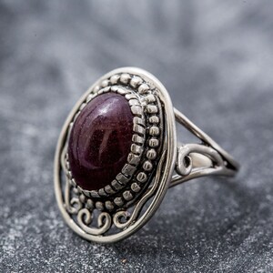 Bague rubis antique, bague rubis naturel, bague rubis rouge, pierre de naissance juillet, grosse bague rubis, bagues rubis, bague en argent, rare par Adina image 10