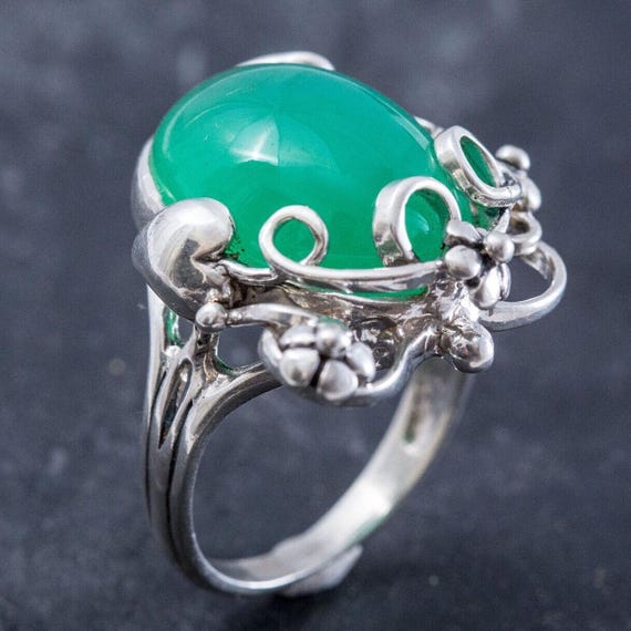 Vintage chrysoprase ring discount