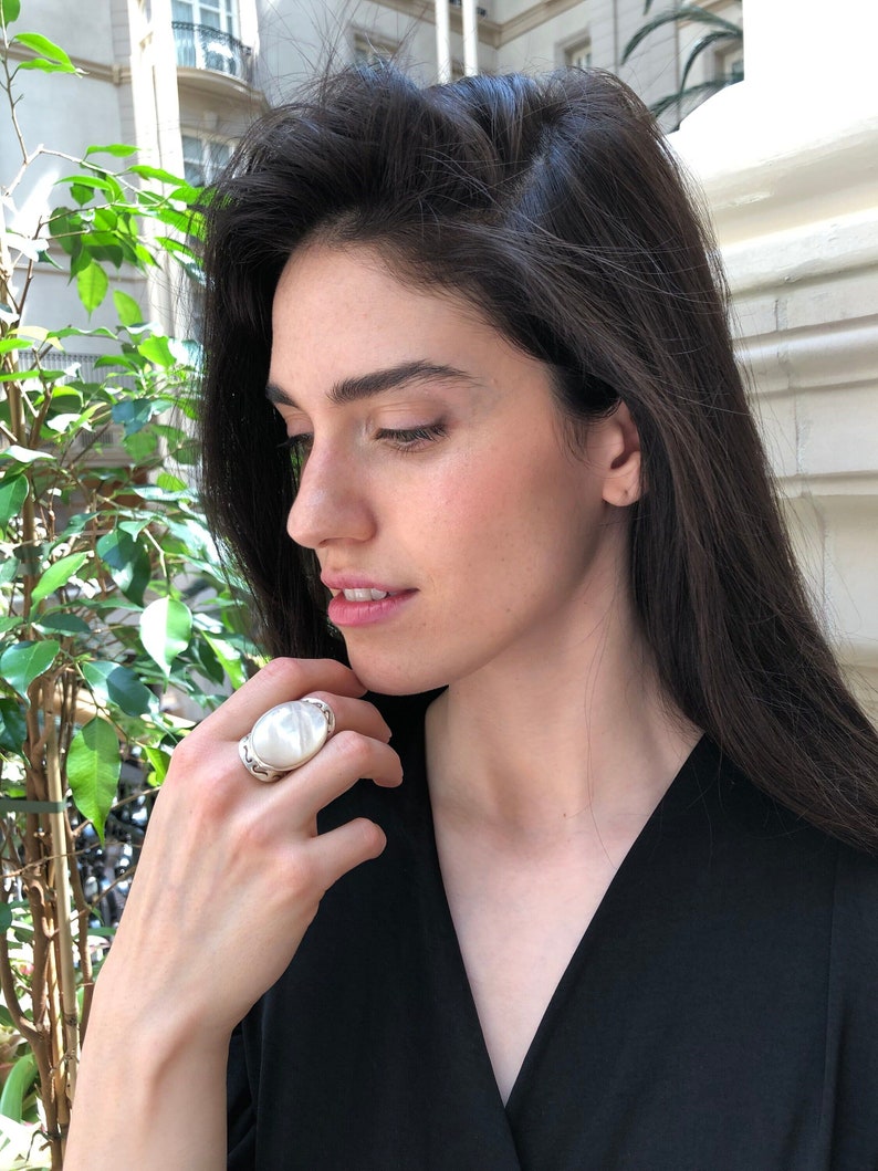 Shell Pearl Ring, Mother of Pearls, Natural Shell Pearl, June Birthstone, Silver Oval Ring, Pearl Ring, Vintage Pearl Ring, 925 Silver Ring image 9