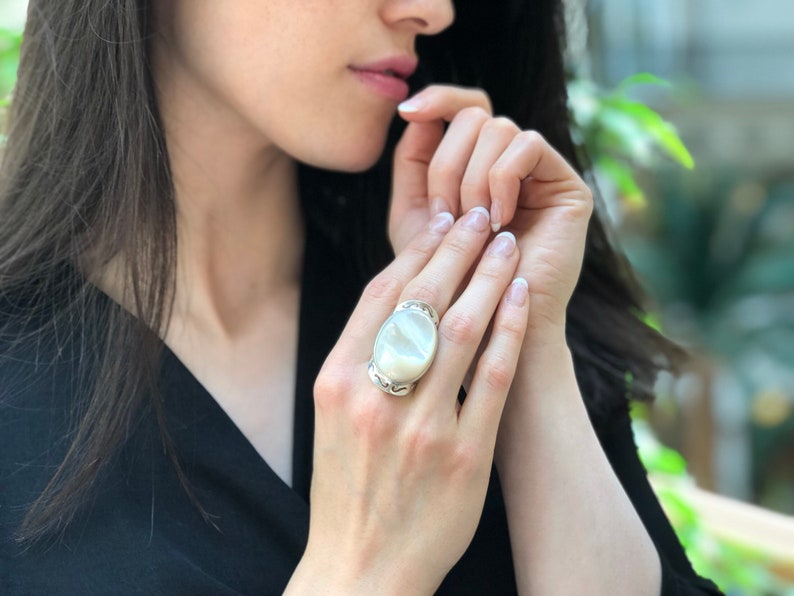 Shell Pearl Ring, Mother of Pearls, Natural Shell Pearl, June Birthstone, Silver Oval Ring, Pearl Ring, Vintage Pearl Ring, 925 Silver Ring image 7