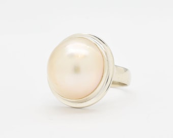 Mabe Pearl Ring, Natural Mabe Pearl, Chunky Pearl Ring, June Birthstone, Large Pearl Ring, White Pearl Ring, Vintage Ring, Solid Silver Ring