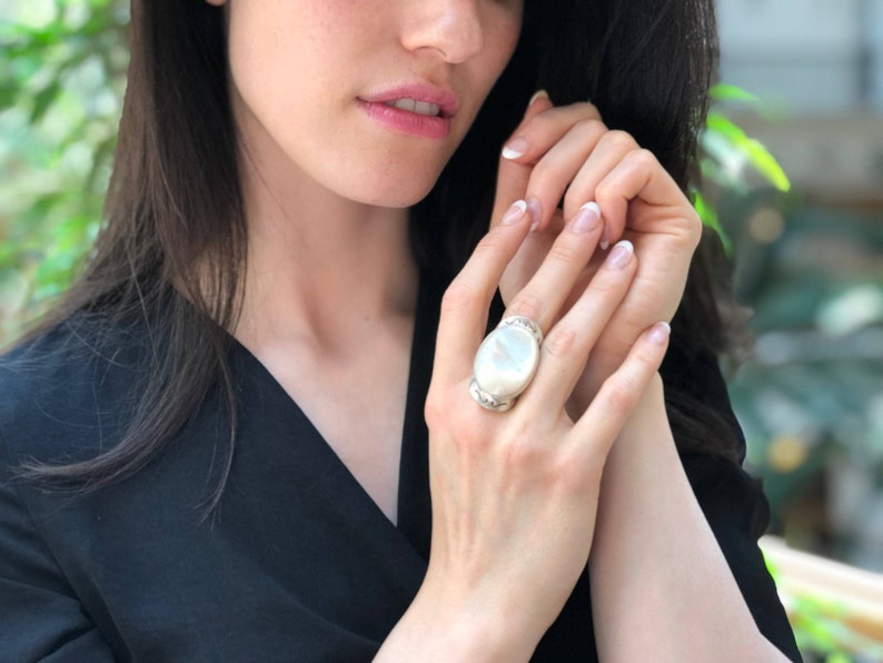 Shell Pearl Ring, Mother of Pearls, Natural Shell Pearl, June Birthstone, Silver Oval Ring, Pearl Ring, Vintage Pearl Ring, 925 Silver Ring image 10