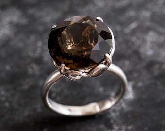 Anillo de topacio ahumado, anillo ahumado grande, cuarzo natural, anillo de diamante marrón, anillo redondo grande, anillo de cóctel redondo, regalo para ella, pieza rara de Adina