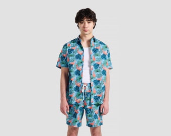 Chemise à imprimé flamants roses | Chemise boutonnée à manches courtes | Chemise hawaïenne | Chemise de fête | Cadeau petit ami | chemise de vacances | Chemise à fleurs