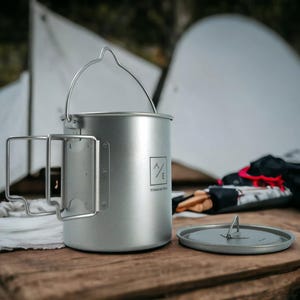 Kit de taza y hervidor compacto de titanio ultraligero de 450 ml/750 ml con llama abierta, tapas y estuche de viaje de nailon.