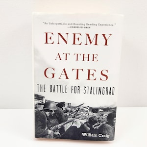 RARE Enemy at the gates: The battle for Stalingrad Hardcover 1973 by William Craig, Creamy White Coffee Table Book, History Book, Like New!