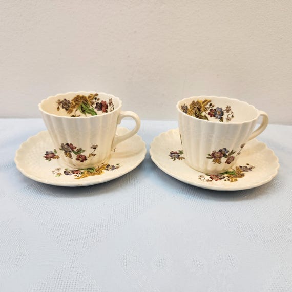 Vintage China Set Englisch Teetasse und Untertasse Tee-Service Creme Farbe Blumenmuster Wicker Lane Copeland Spode Suppenschüssel mit Untere Platte