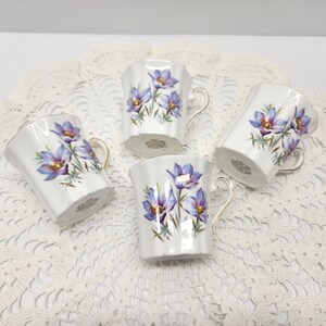 4 Purple crocus mugs
