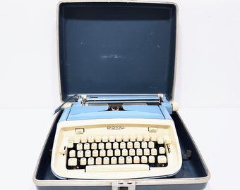 Royal Safari 1960's Blue and Cream Manual Typewriter with carrying case, working condition All Metal Structural Design, Rugged Royal Working