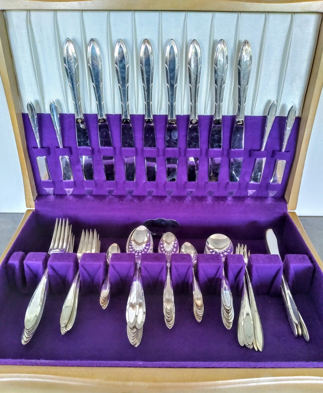 Reverie Flatware Oneida Nobility Plate 1937 Service for 8 With Serving