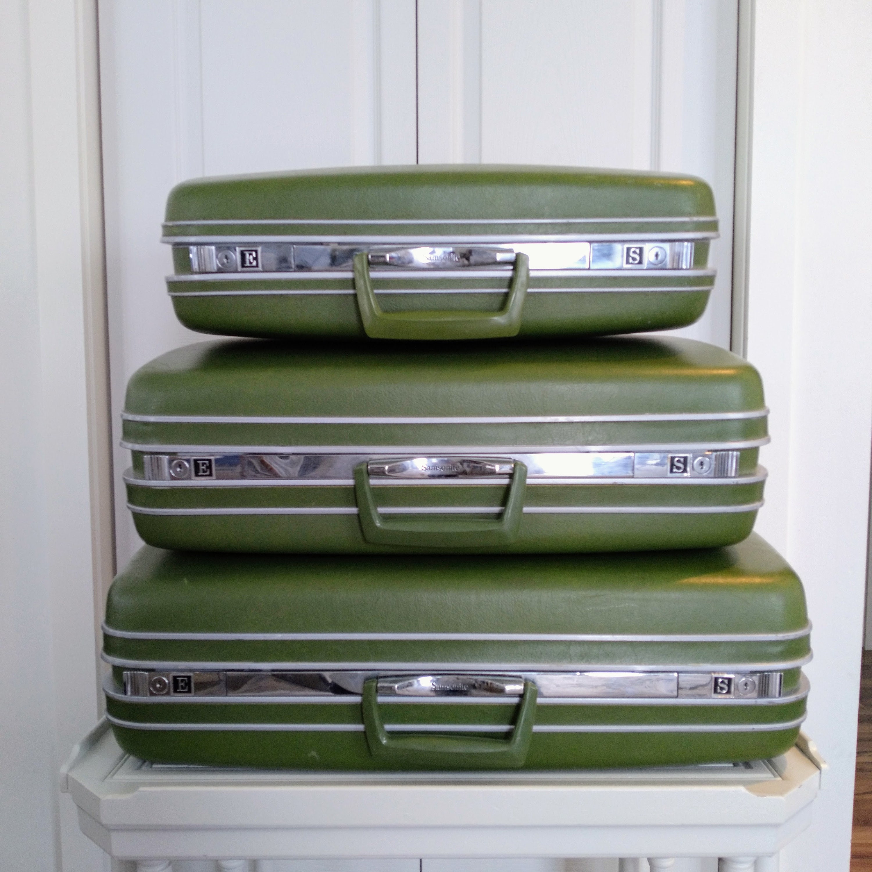 3 Piece Avocado Green Hard Side Suitcase Set, Samsonite