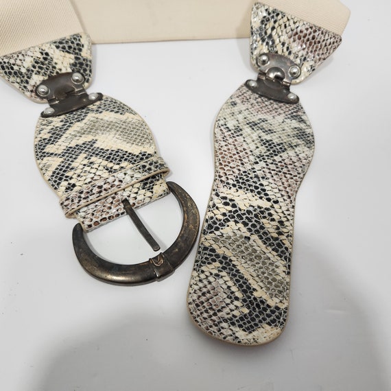 Stretch beige animal print belt wit brass buckle,… - image 5