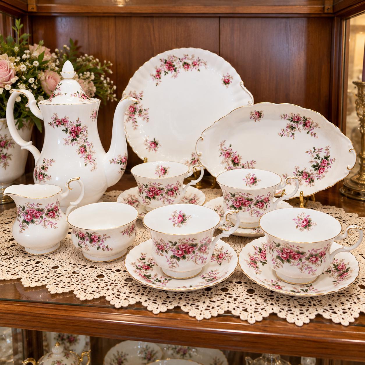 Vintage Royal Albert Lavender Rose Set Coffee Pot 4 Cups & Saucers