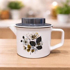 Johnson Brothers Wildmoor Teapot, Vintage dark grey green floral teapot dark grey lid 1960's, 3-4 cups, excellent!