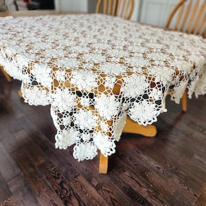Vintage Crochet Tablecloth Cotton Lace Covering Dining Table Decoration Floral Pattern Rectangular Ecru Textile Handmade Scalloped Edge