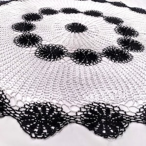 41&quot; Round Crochet Doily Table Cover in Black and White Handmade Vintage Tablecloth Shawl wedding photos Circle Hand Crochet Table Cover