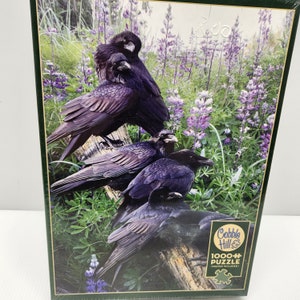 Puzzle 1000 Pezzi Cobble Hill: 'A Constable Of Ravens' – Nuovo In Scatola - Foto 3