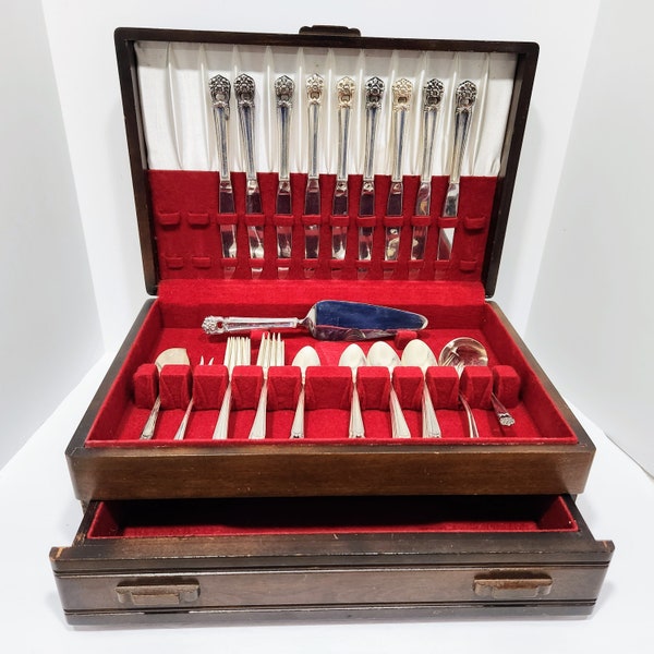 COFFRET DE COUVERT Argenterie Ercuis Cuillère et Fourchette Métal Argenté - Yves EUR 25,00 - FR