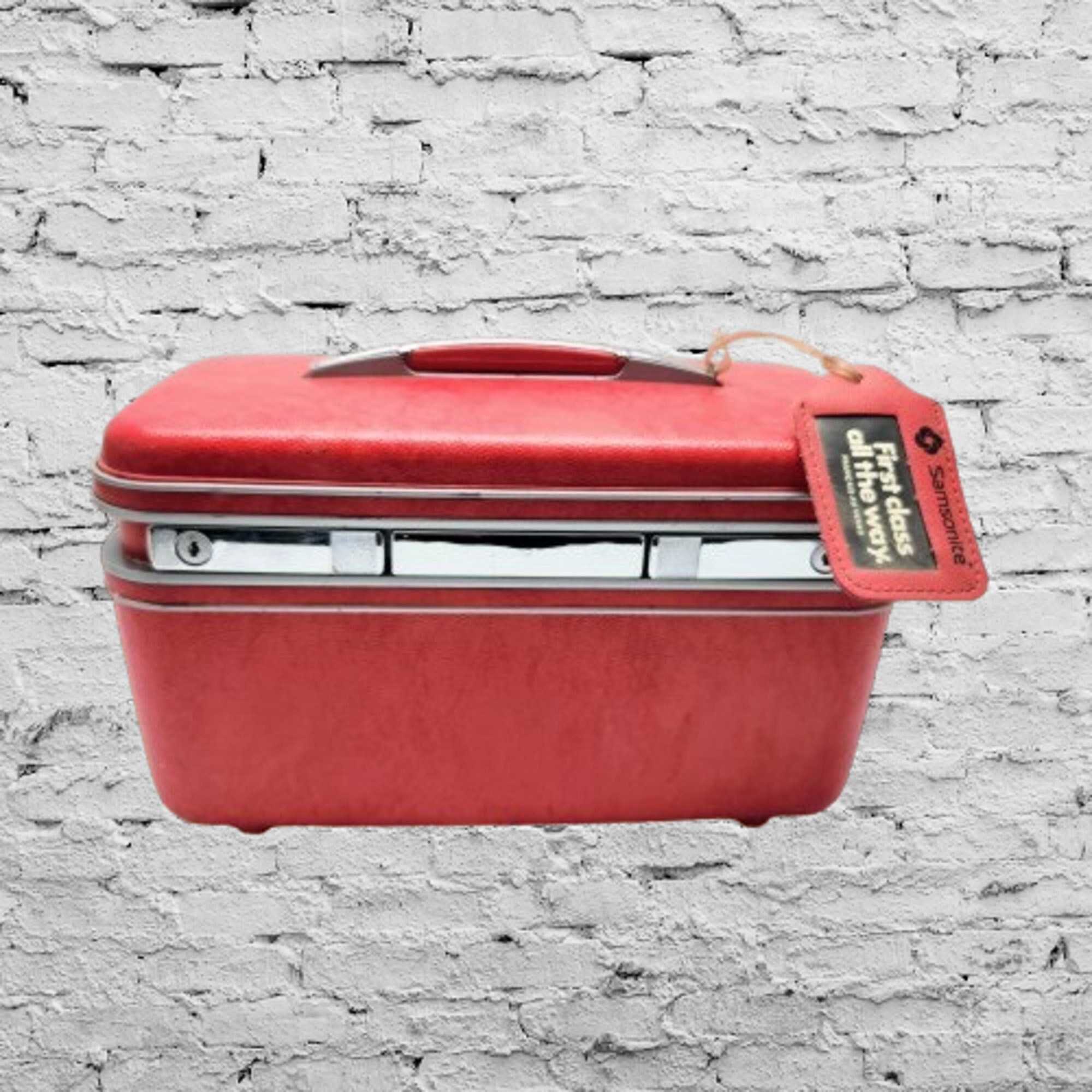 Vintage Red Train Case 1960's Samsonite With Tray and Mirror Red