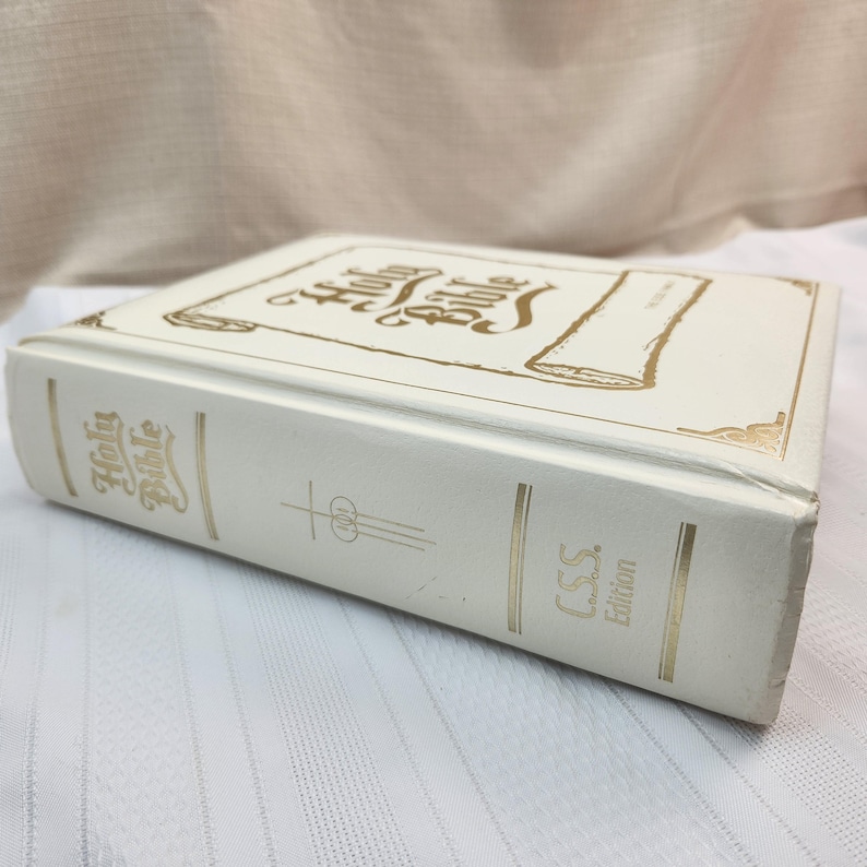 King James Bible White Leather Cover Gold Lettering Design Religious Scripture Book Family Heirloom Quality Vintage Edition Authorized Text Large Format Bible Testament Stories Illustrated Pages Christian Gift Idea Wedding Present Holy Book