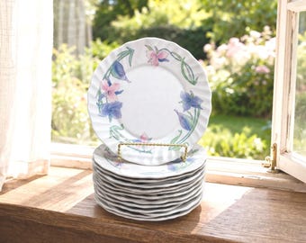 Vintage Floral Melamine Plates Set 7 1/2" Lunch Plates Set of 11 Cottagecore Garden Picnic Tableware USA Outdoor Dining Summer Entertaining