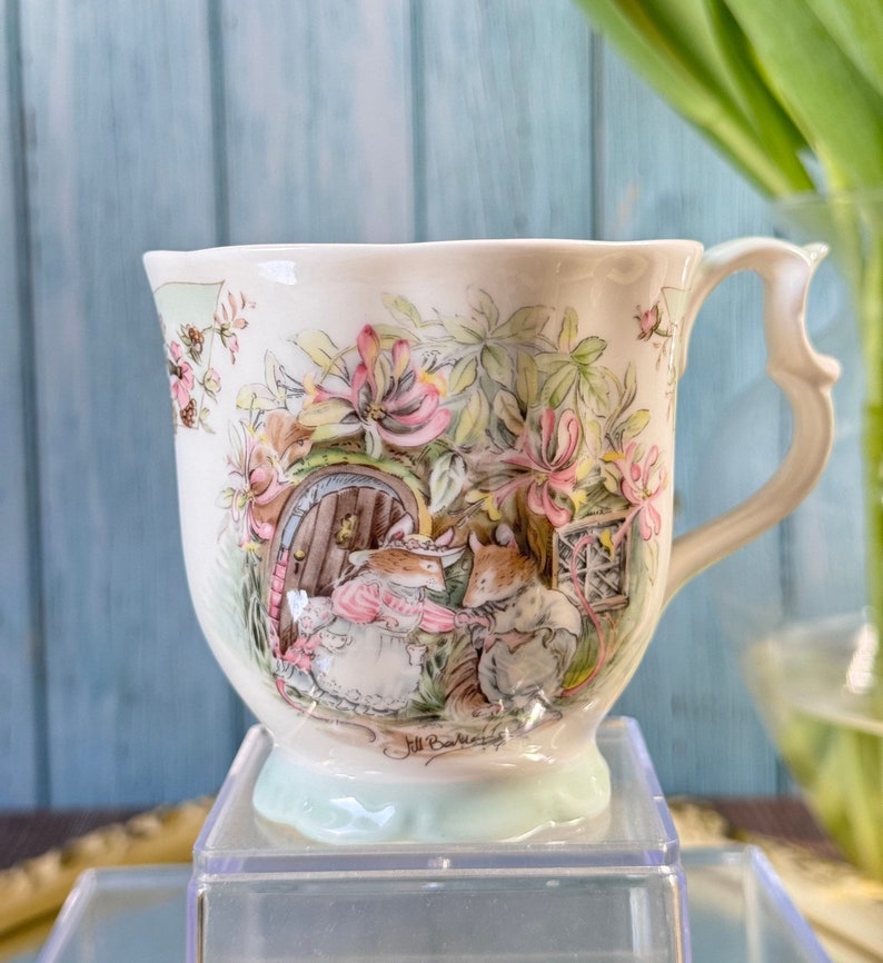 Royal Doulton Brambly Hedge Mug 4 saisons Jill Barklem. image 7