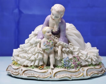 Luigi Fabris Capodimonte Italiano Figura Porcelana Encaje Madre y Un niño.