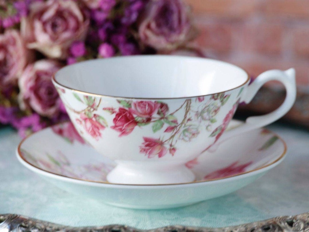 Beautiful Aynsley Elisabeth Rose Duo Cup and Saucer Englisch Porcelain