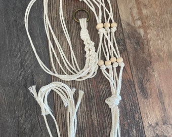 Bead plant hanger