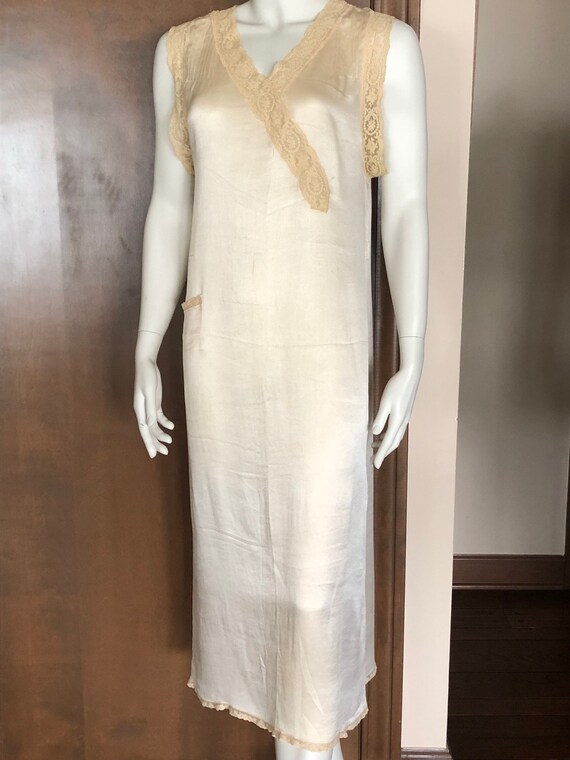 1920s Nightgown Lace and Silk Loungwear