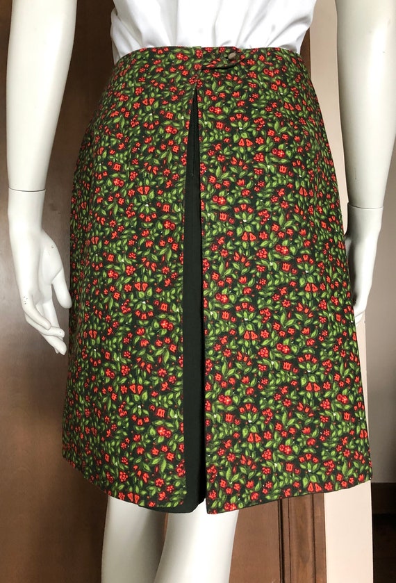 1960s Miniskirt Red and Green Floral Skirt - image 3