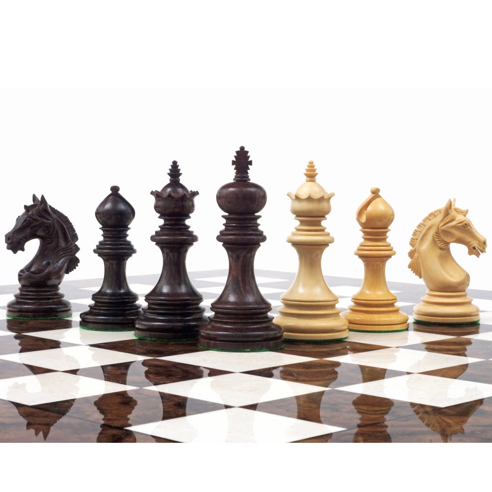 Rosewood and Walnut Grand Garvi Luxury Chess Set