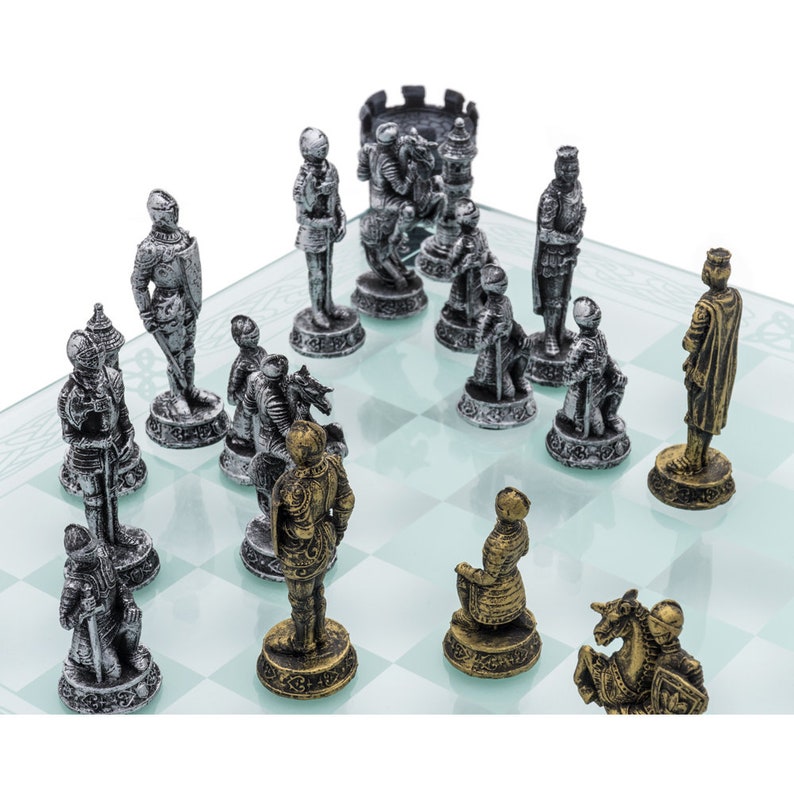 Chessmen шахматы Рыцари