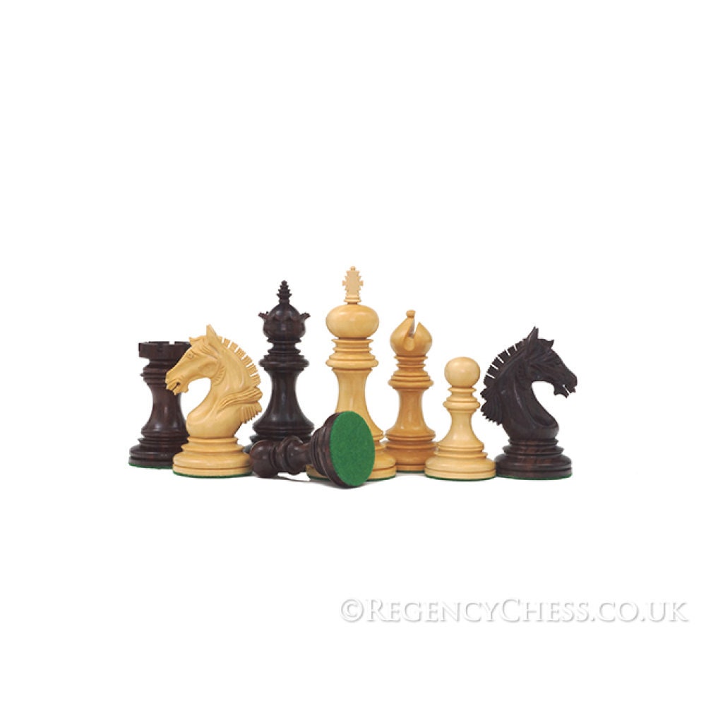 Rosewood and Walnut Grand Garvi Luxury Chess Set