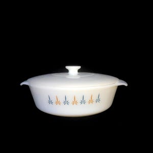 Vintage Anchor Hocking FireKing ronde braadpan met deksel van 1,5 liter met deksel nr. 437 c1960