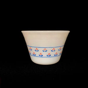 En Dynaware MilkGlass Ramekin gryta för en portion