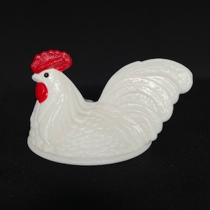 Big Beautiful Westmoreland Milk Glass Rooster Missing His Nest - Remplacement
