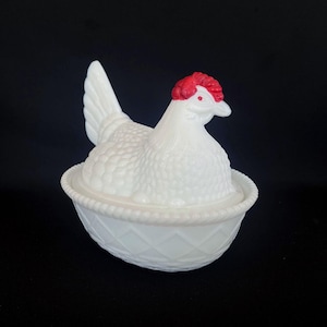 Large Vintage Westmoreland White Milk Glass Hen on Nest c1950s - Collectible Vintage Figural Glass