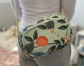 Allium cross body bag