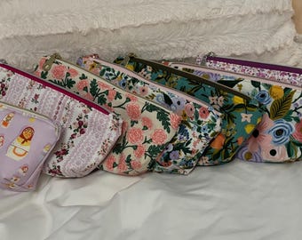Small zipper pouch