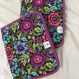 Pasta Organizadora Floral para Linhas de Viagem - Organizador Artesanal para Costura, Maquiagem e Materiais de Artesanato