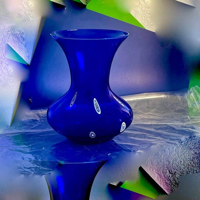 A Beautiful Large Vintage Italian Glass Vase With Spattering of