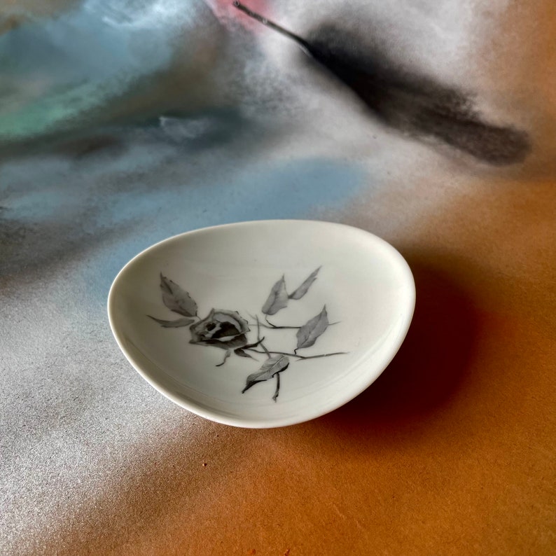 Vintage Mid Century Small Porcelain Accessory Decorative Tabletop Dish Jet Rose By Raymond Loewy Made in Germany image 2