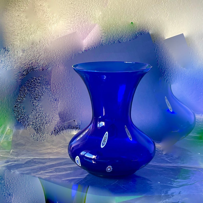 A Beautiful Large Vintage Italian Glass Vase With Spattering of