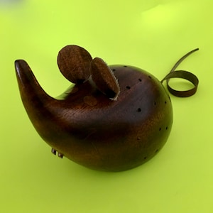 A Large Great Looking Vintage Teak Wood Mouse Holder Danish