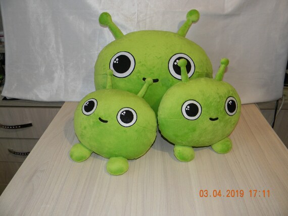 mooncake final space plush